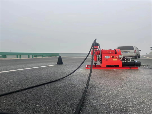 鄂伦春马路路基路面开裂下沉注浆加固灌浆