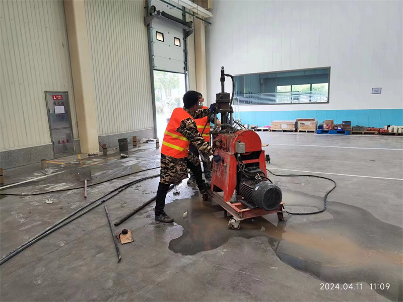 鄂伦春厂房地面下沉塌陷注浆加固施工